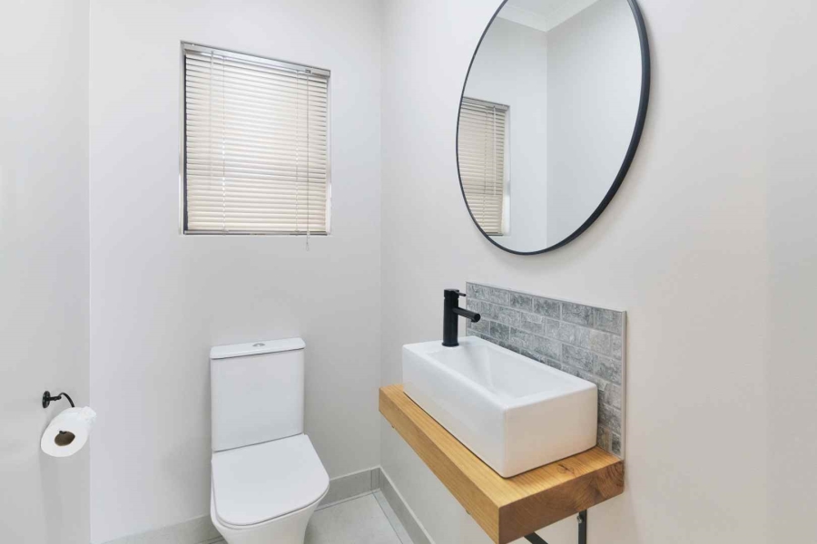 9 Bedroom Property for Sale in Westcliff Western Cape